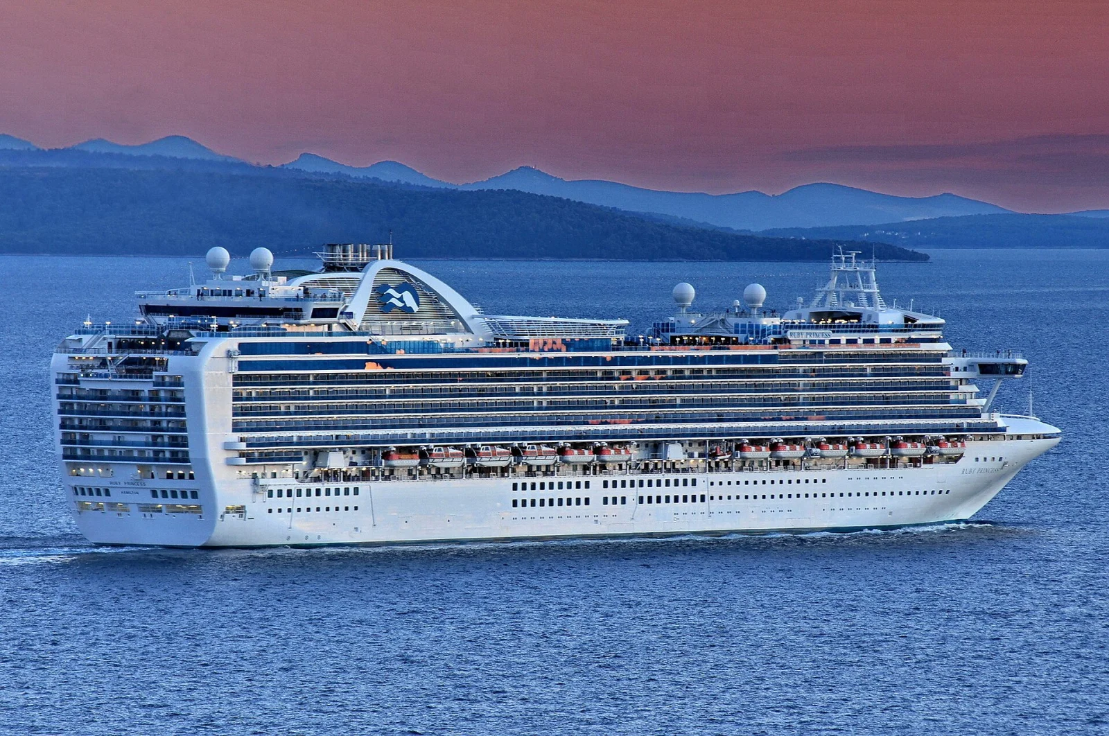 Disarray at Sea: Over 100 Passengers on Luxury Cruise Ship Infected with Norovirus!