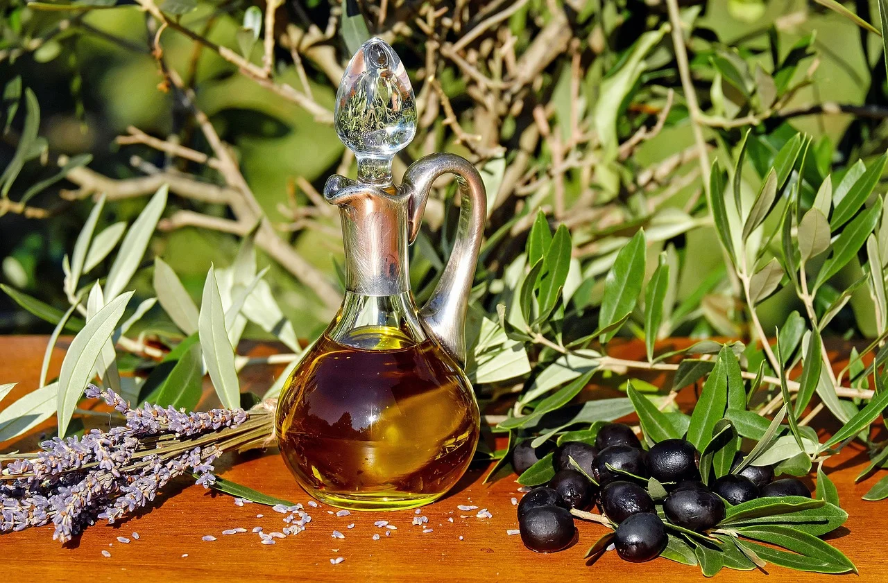 A Spoonful of Olive Oil in the Morning: A Health Secret or Baseless Advertising?