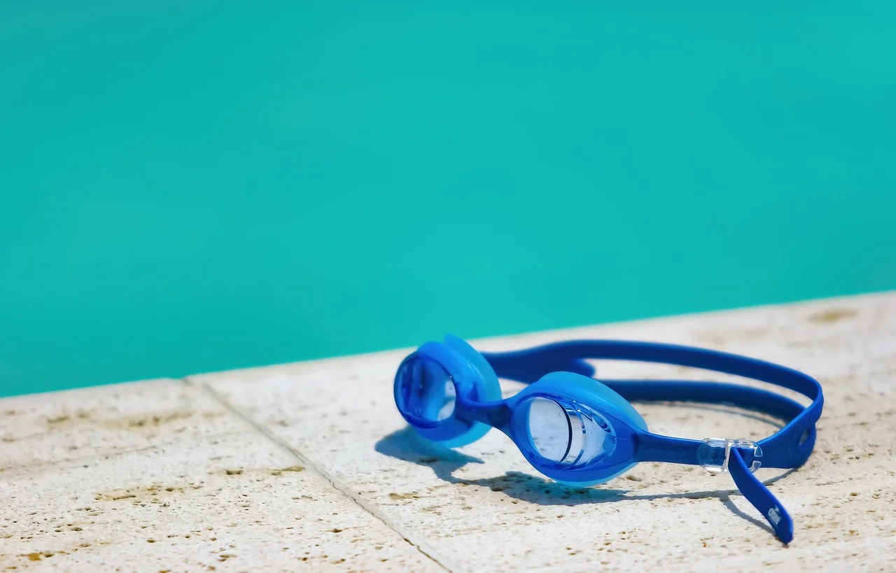 Serious Warning: Hidden Dangers of Contact Lenses While Swimming