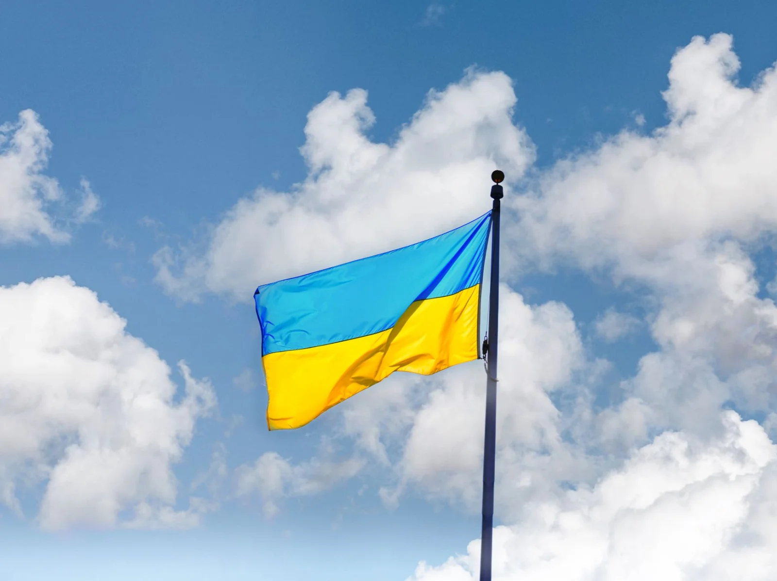 Ukrainian Flag Over Kinburn: Navy Warns Against Premature Calm