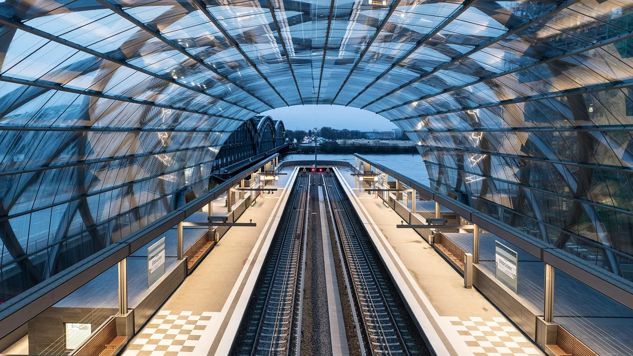 Summer Heat Troubles: Metro Rails Warp in the Heat!