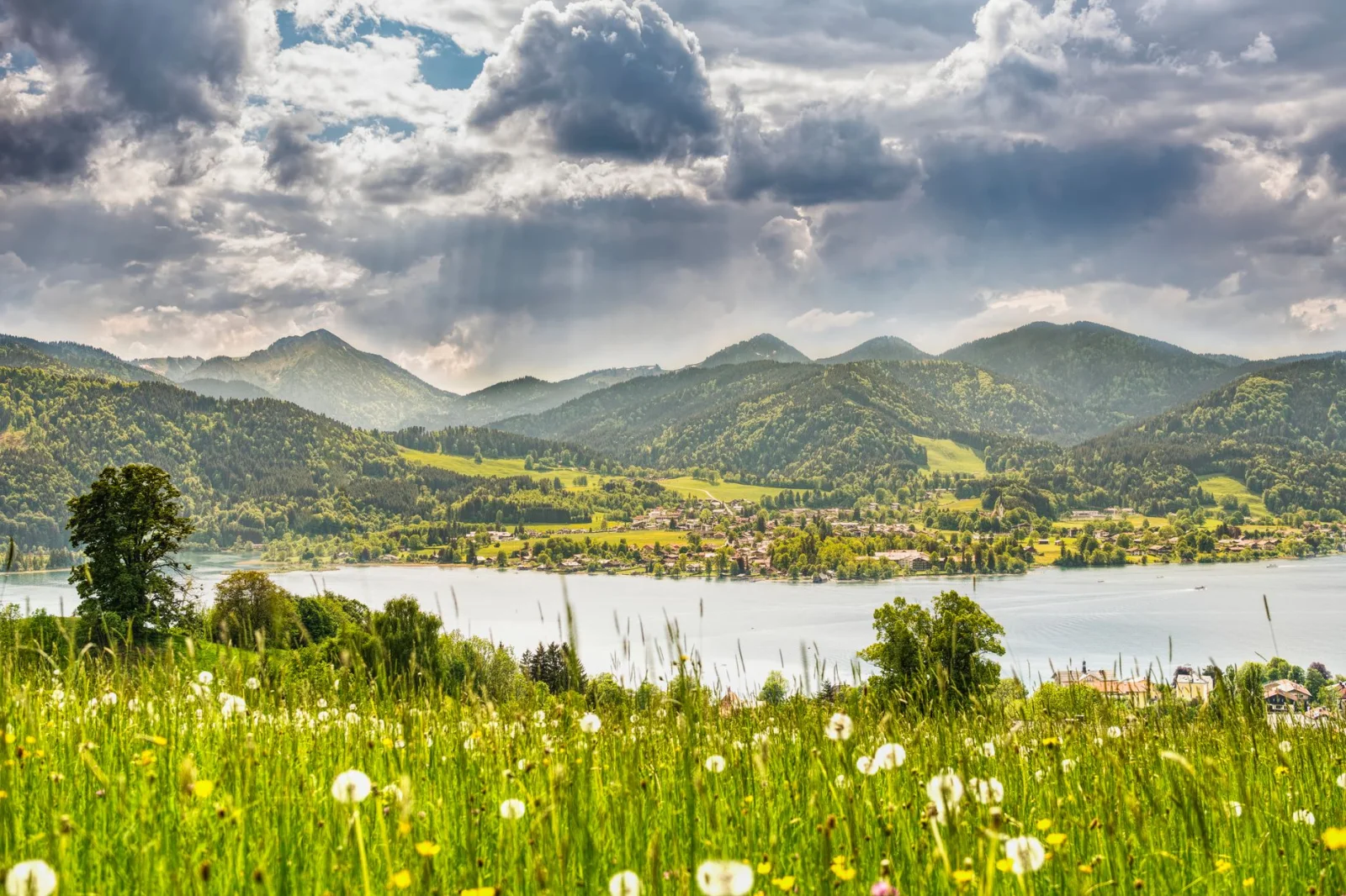 Blue Paradises with 42 Suggestions for Hot Summer Days!