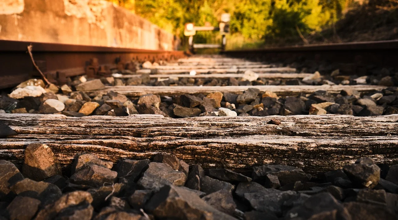 Travel to Destination: New Challenges for Travelers with Rail Lines Blocked