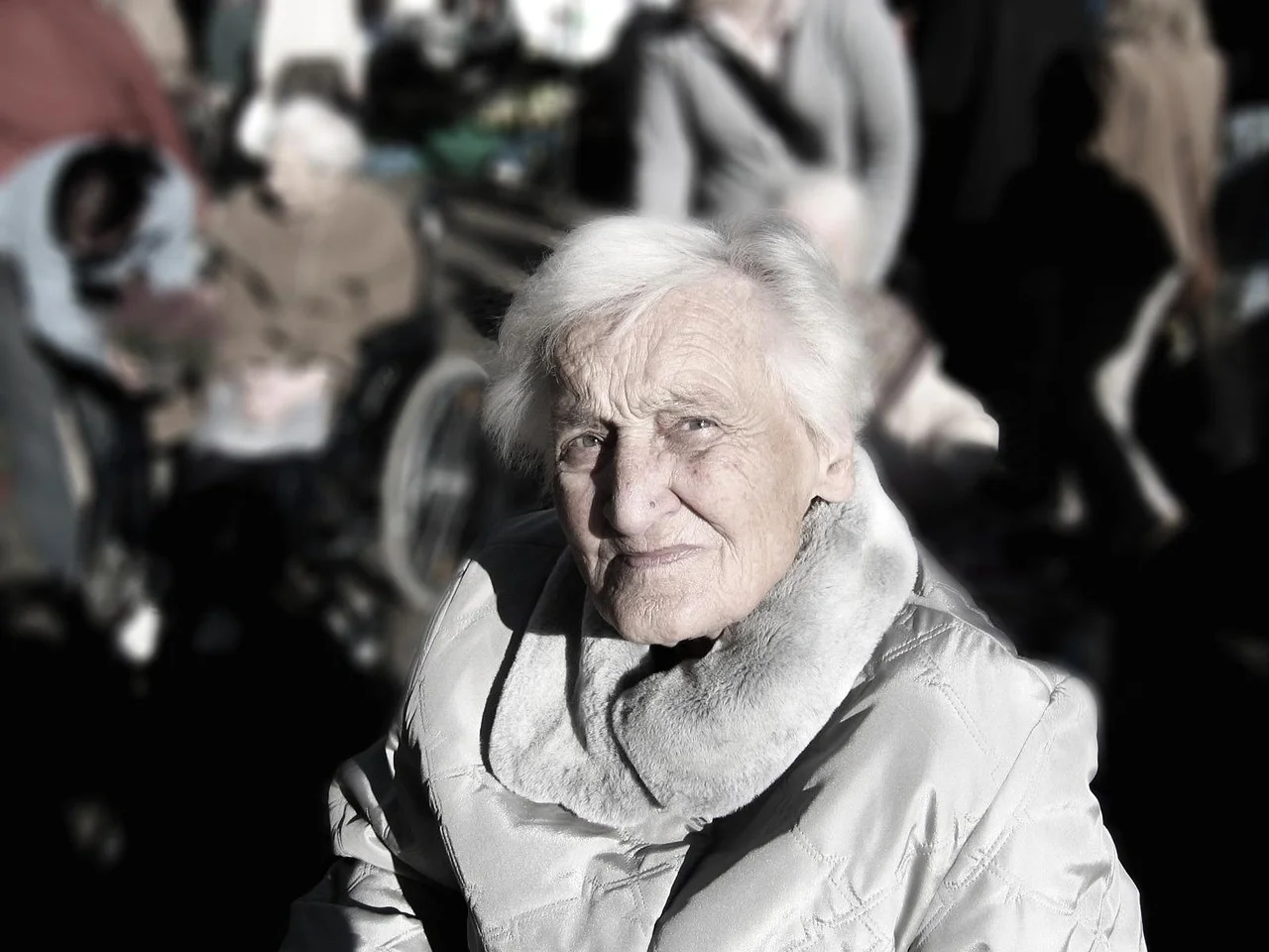 Tragic Incident: 87-Year-Old Woman Falls to Escape Vehicle