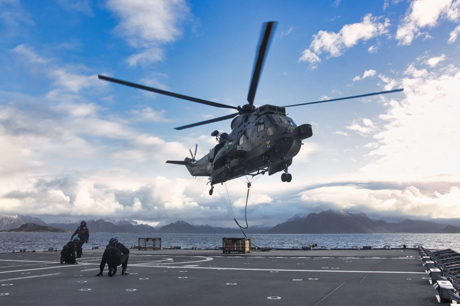 England, Pioneer in Launching Combat Drones from Ships