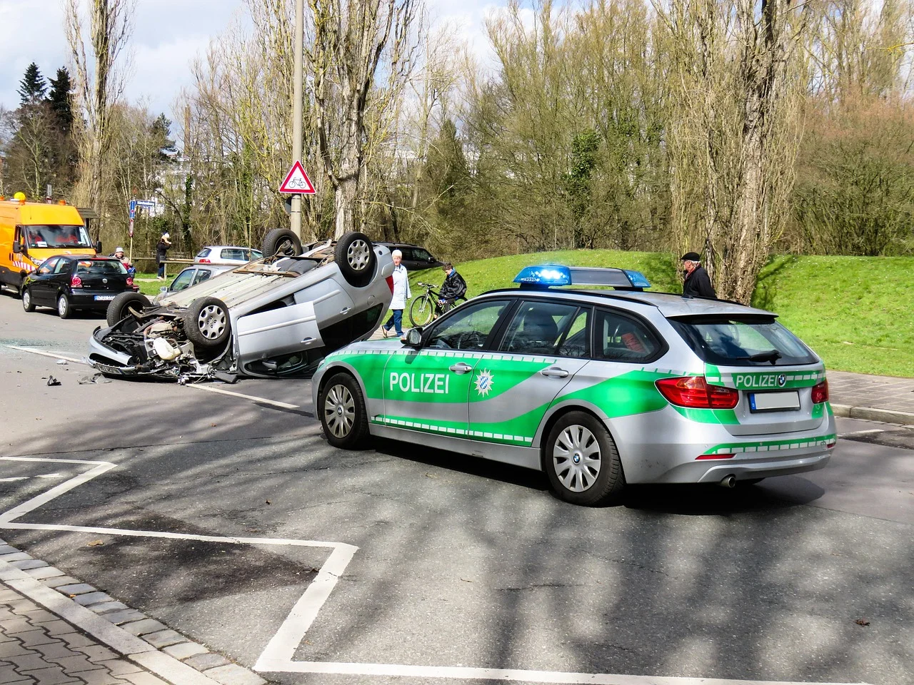 Fatal Accident: One Dead and Two Injured in a Tragic Incident