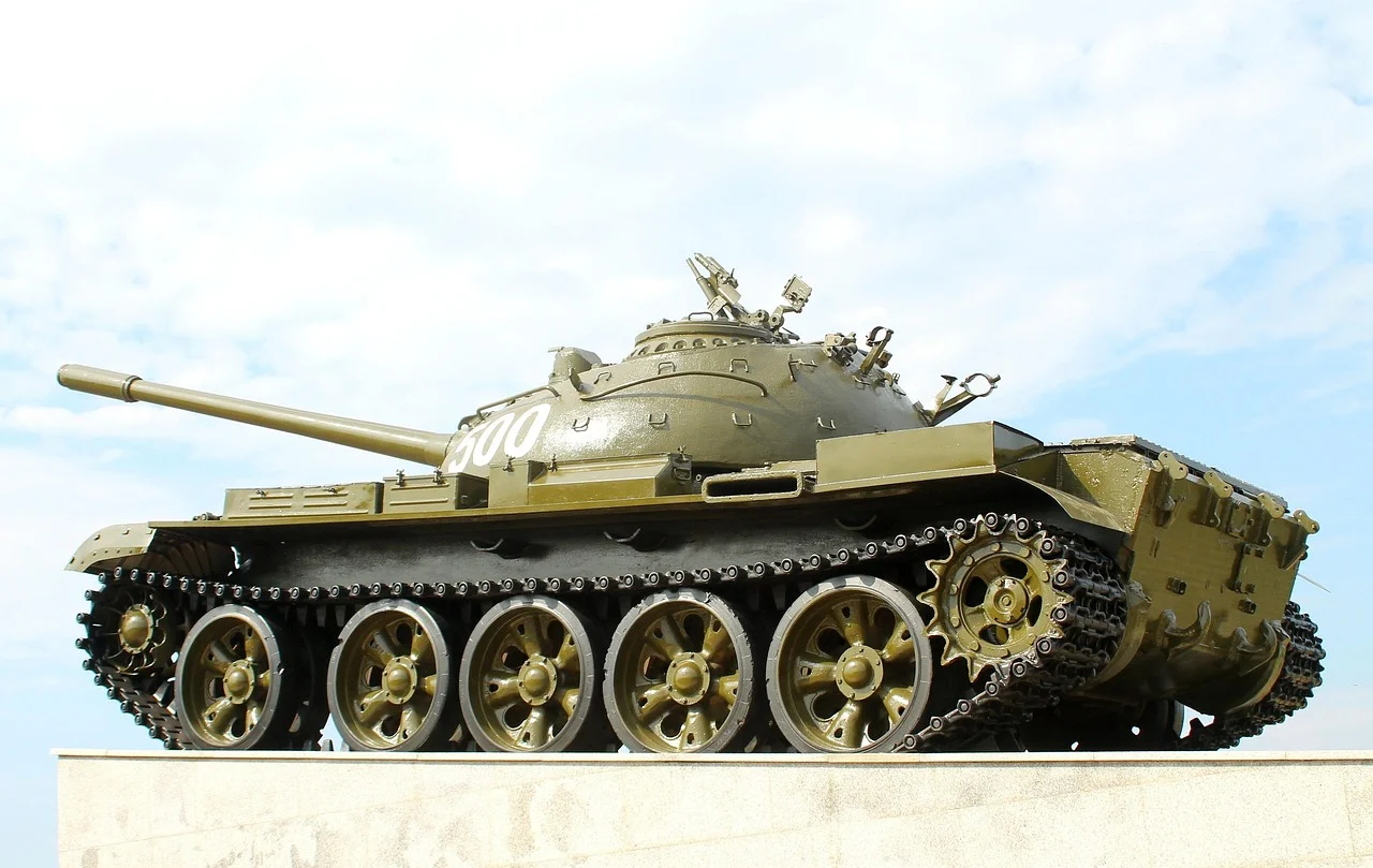Why Are Russian Tanks Shorter and Lighter Than American Abrams Tanks?