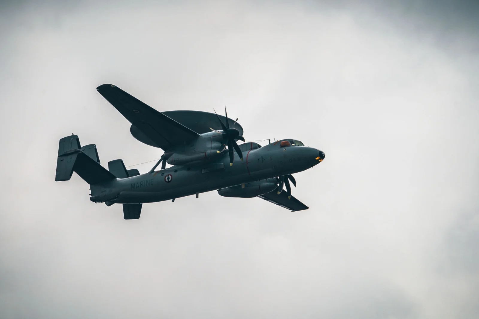 Russian Intervention in NATO Airspace: Fighter Jets Respond to a Critical Situation