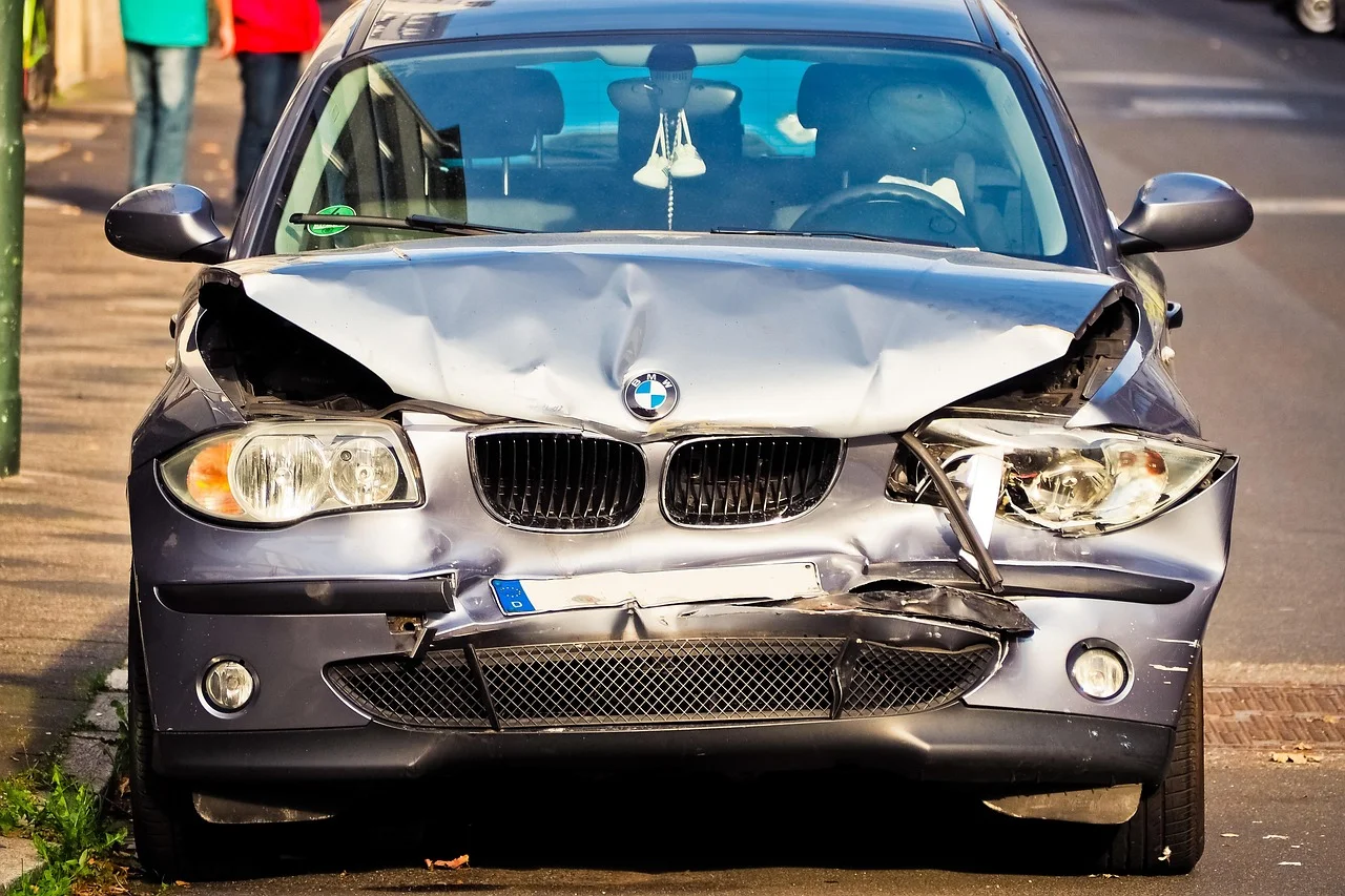 Fatal Accident in Thuringia: Three People Seriously Injured