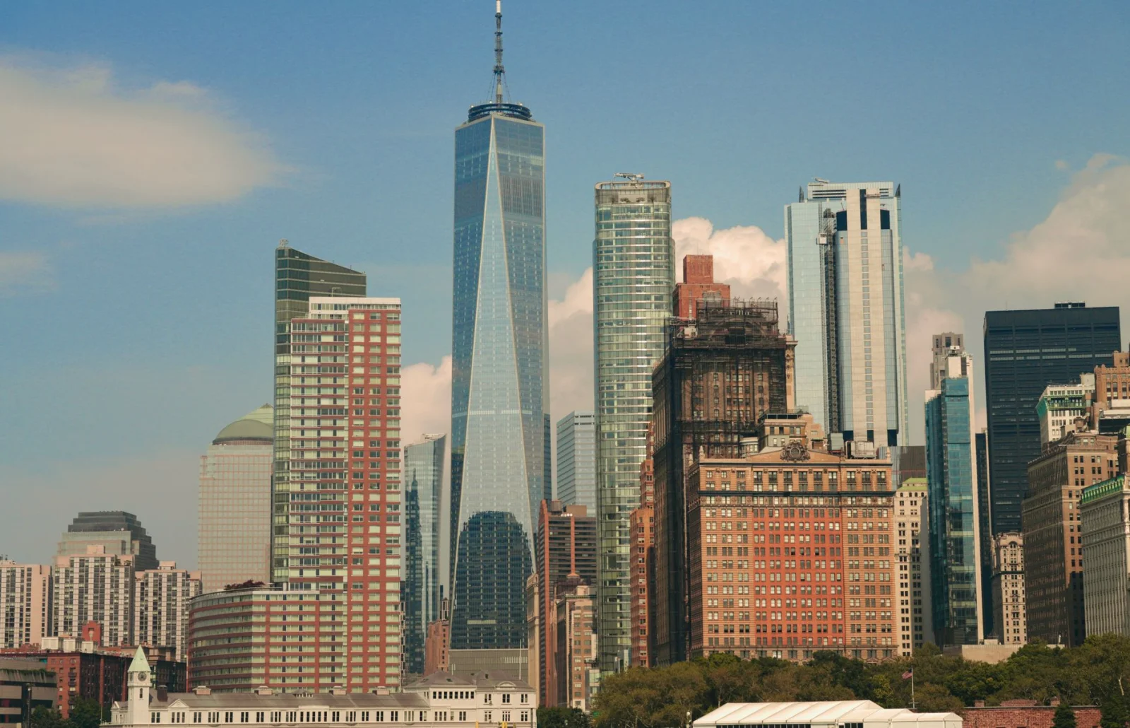 Danger in New York: Evacuation of 37-Story Tower Due to Instability