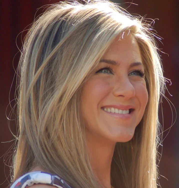 Love Still at Its Peak: Jennifer Aniston and Jim Curtis in a Wonderful Summer