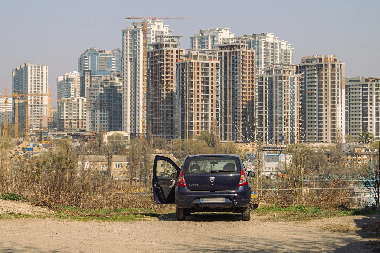 Intense Russian Airstrikes on Ukrainian Cities; An Endless War on the Horizon