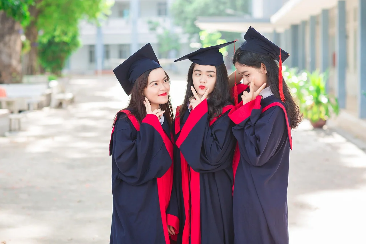 How Did Young People Successfully Navigate Their Educational Path?