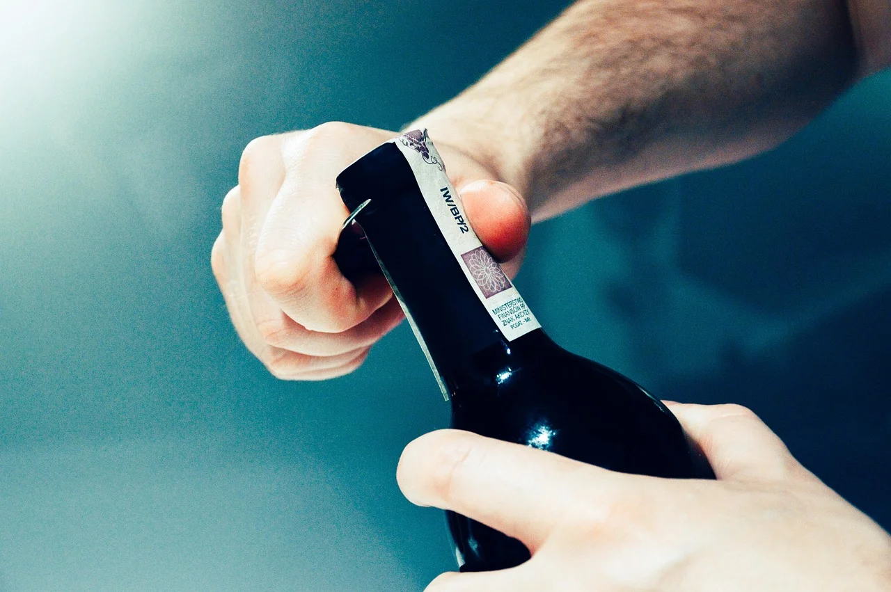 The 'LabelingSplash' pop-up wine bar opens in Karowirtel