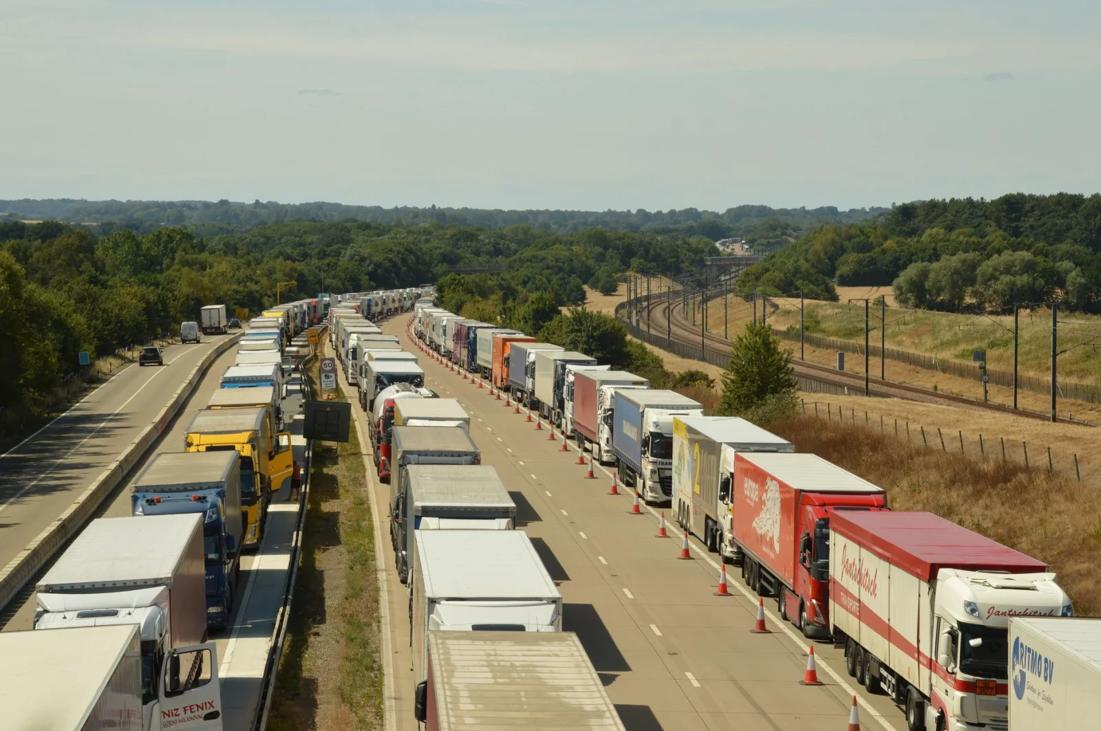 Fatal Truck Accident on Highway A5: Heavy Traffic and Panic on the Road