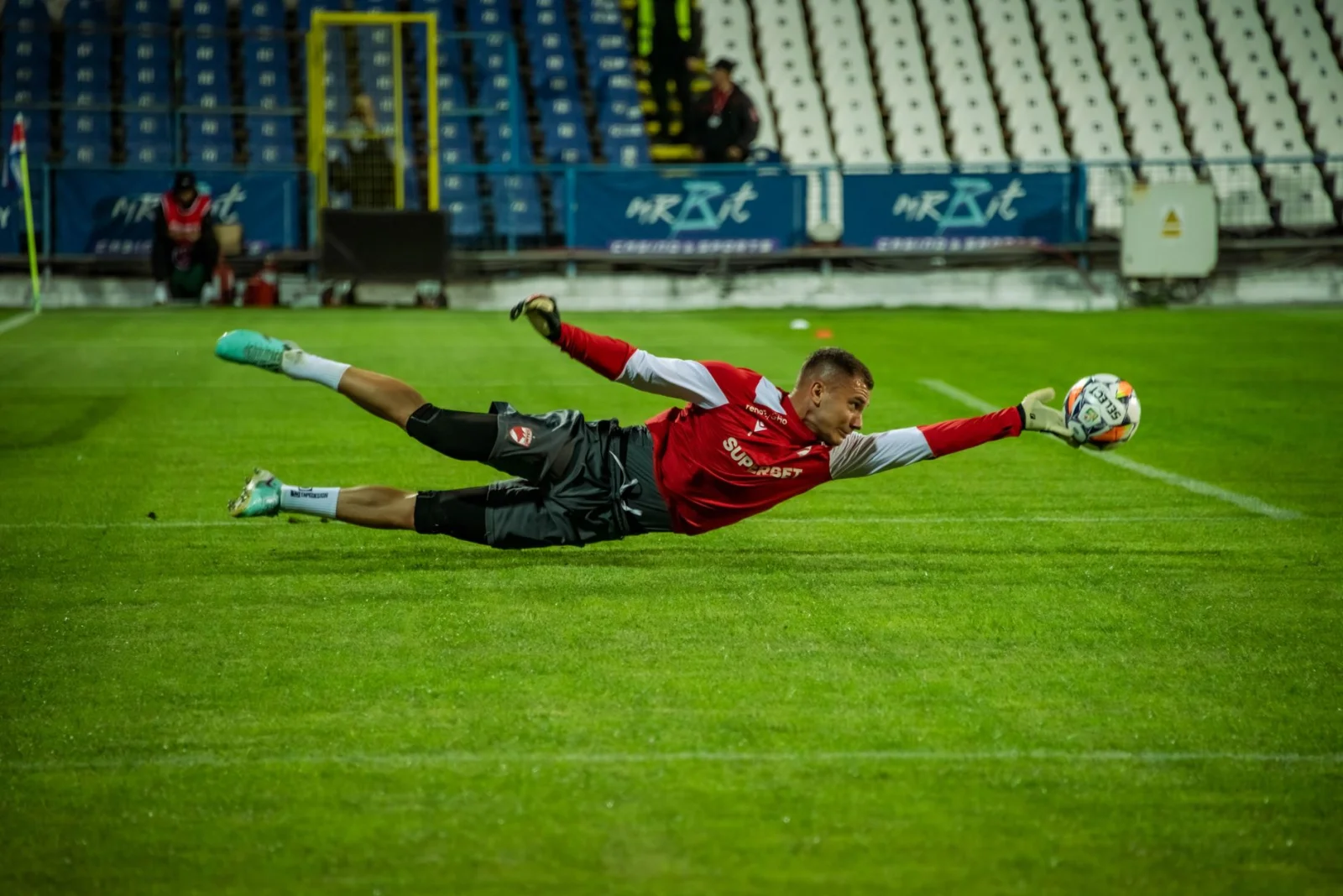 The Amazing Save by the Argentine Goalkeeper Against the Capward Attack