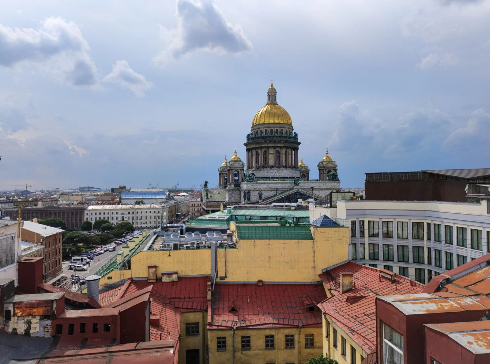 Ukrainian Airstrike on St. Petersburg: Russia's Claim of Dominance over Donbas Refuted