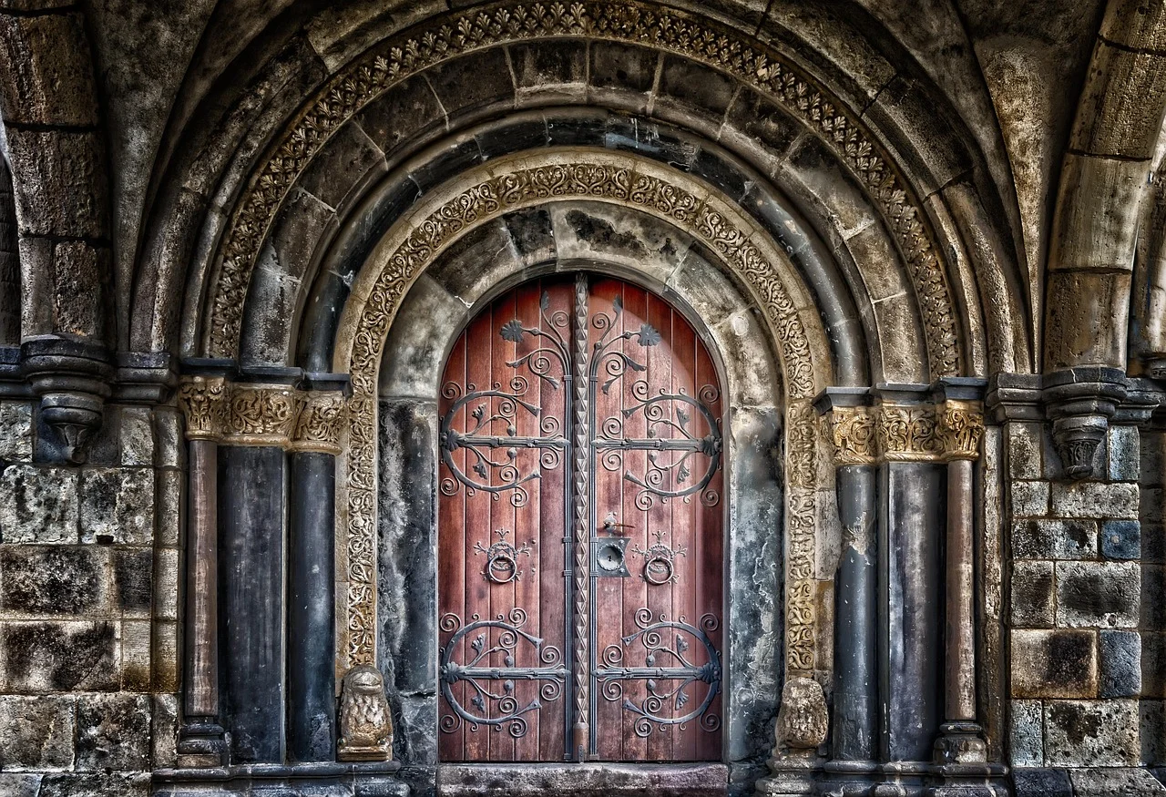 The Secret Behind the Mysterious Door in the Liebfrauen Church in Bremen