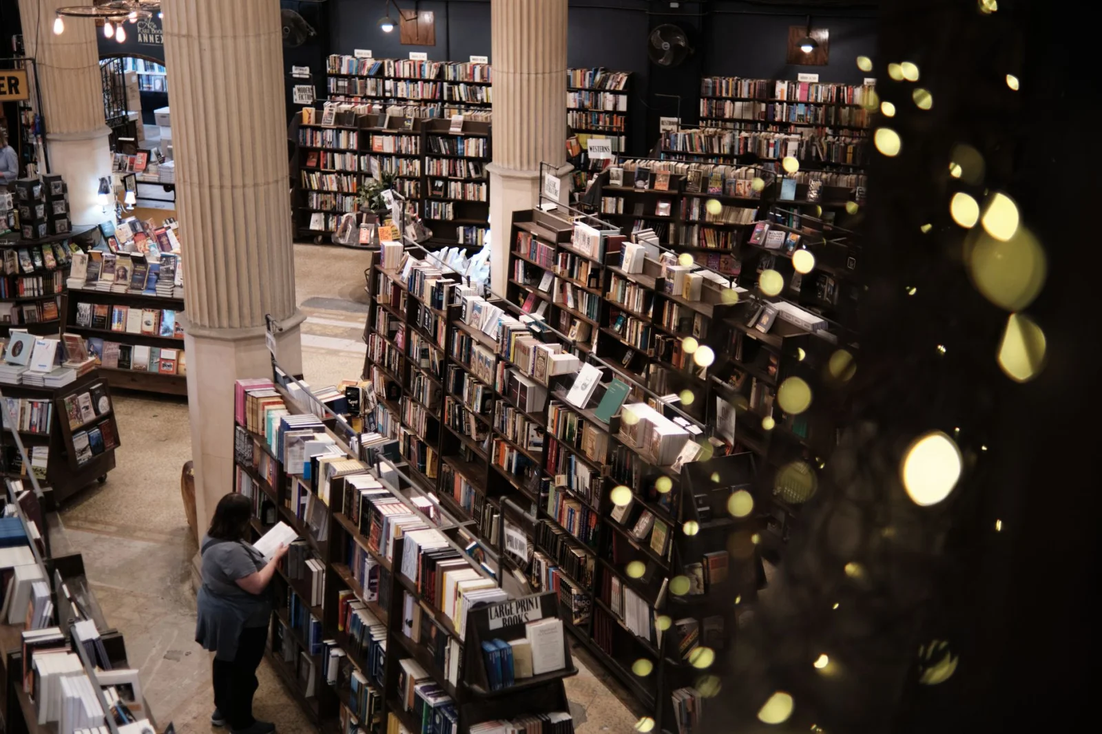 The Most Romantic Store in the World: A World of Love and Literature