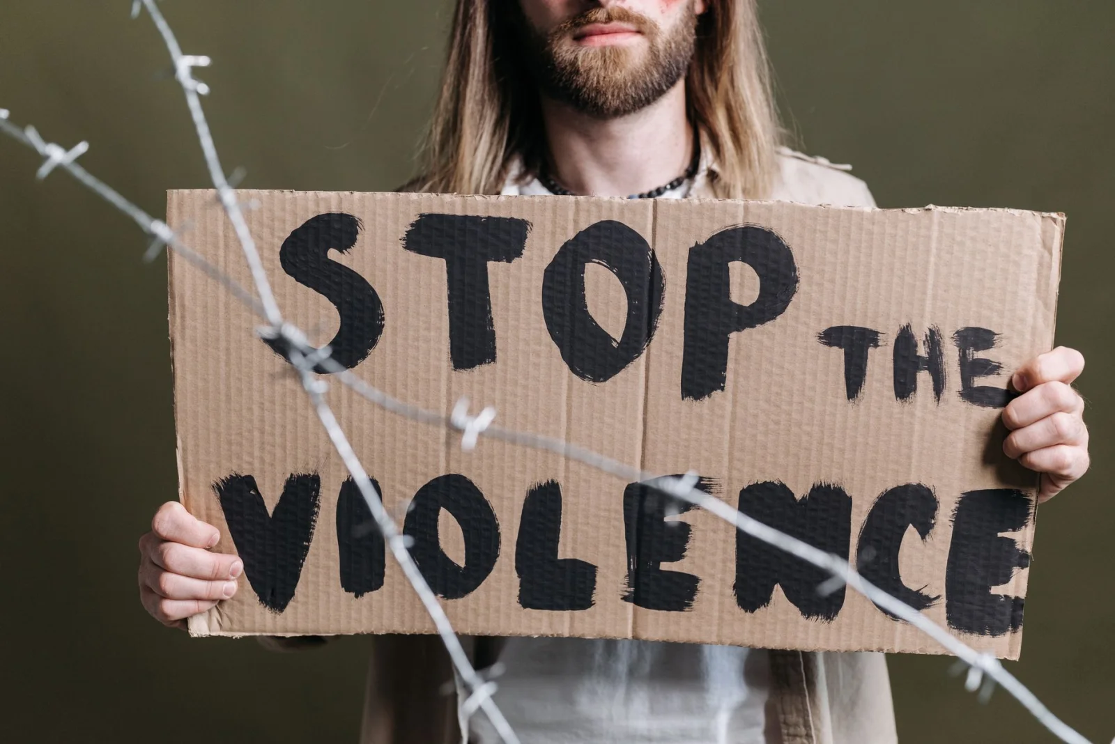 The Scent of Violence: Reactions to the Attack on the Extremists' Conference