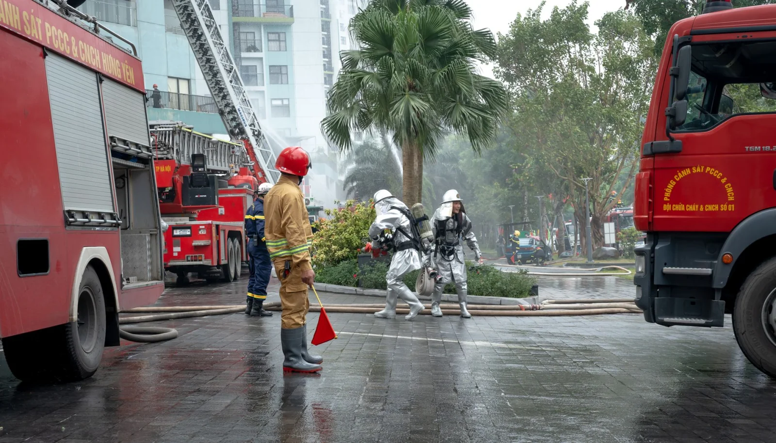 Minister of Interior Thanks Firefighters for Their Heroism in Hospital Incident