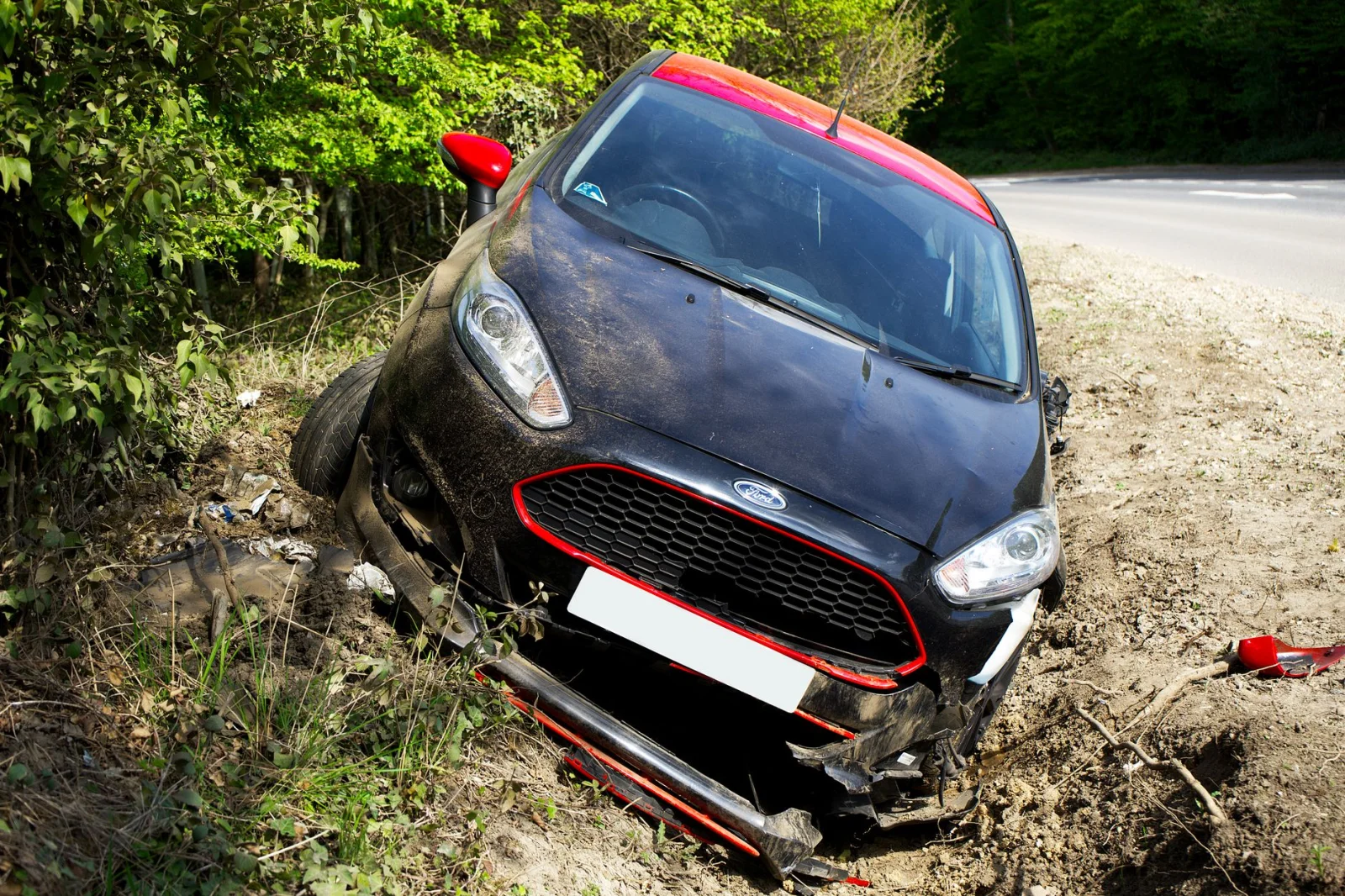 Controversial Accident: Driver Lost Control of Vehicle and Damaged Stadium Fence