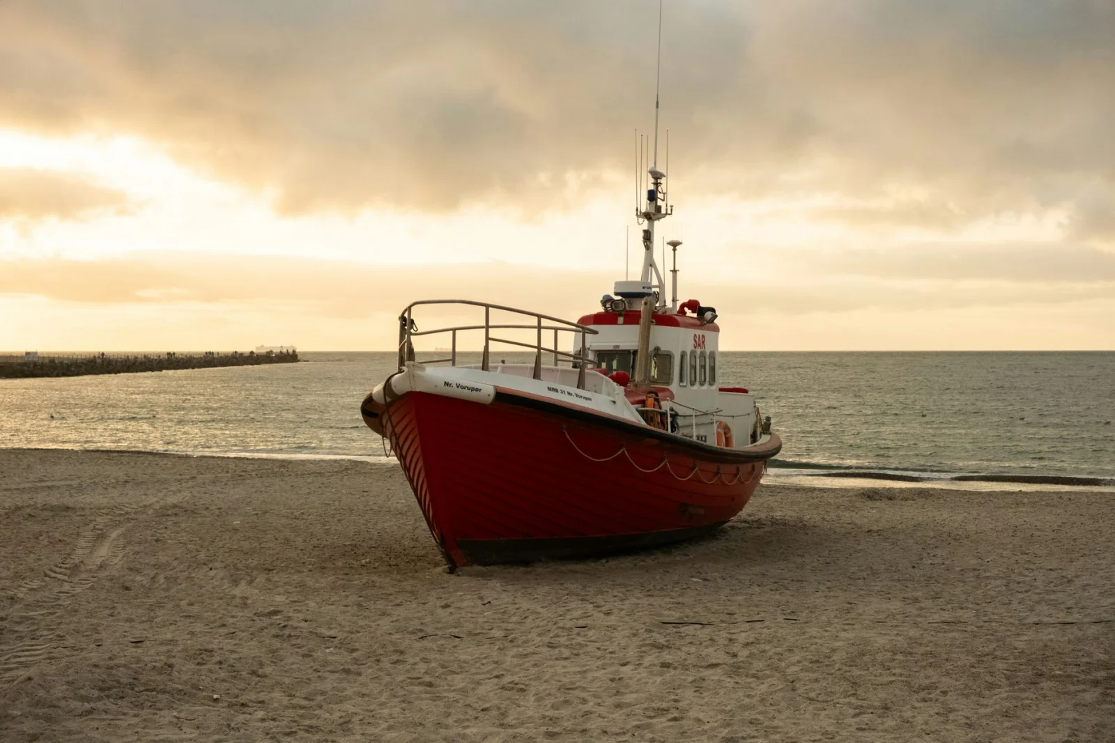 Amazing Rescue of Sailors on the Shores of Norderny