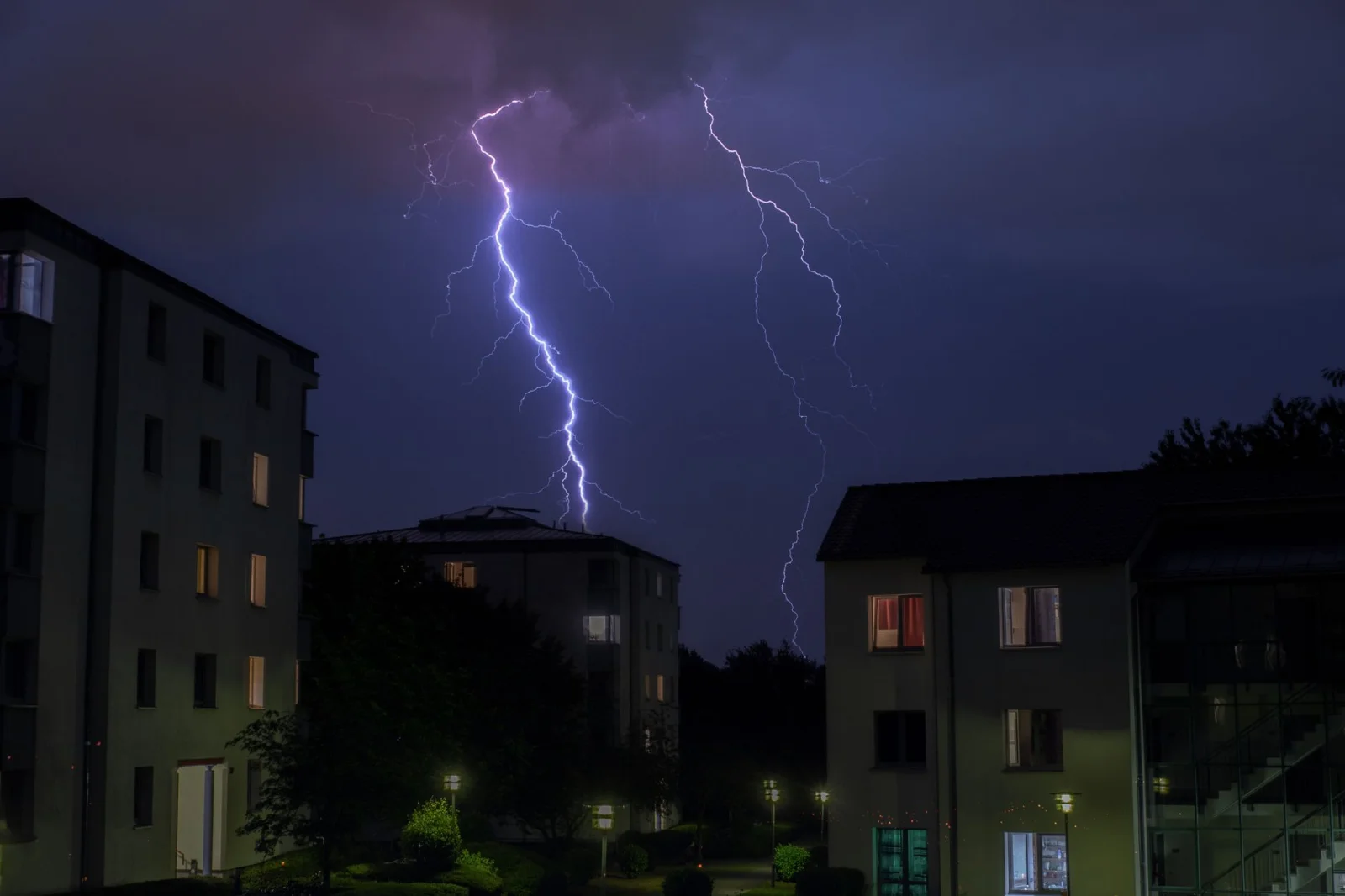 Lightning in the Stable: Fire Contained, €25,000 Damage
