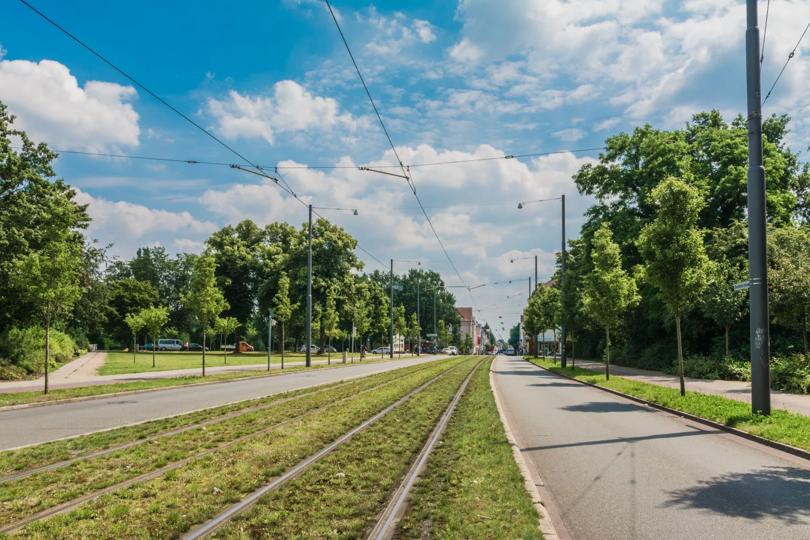 Return of Calm to the Tram Line: Resuming Operations Amid the Heat in Nuremberg