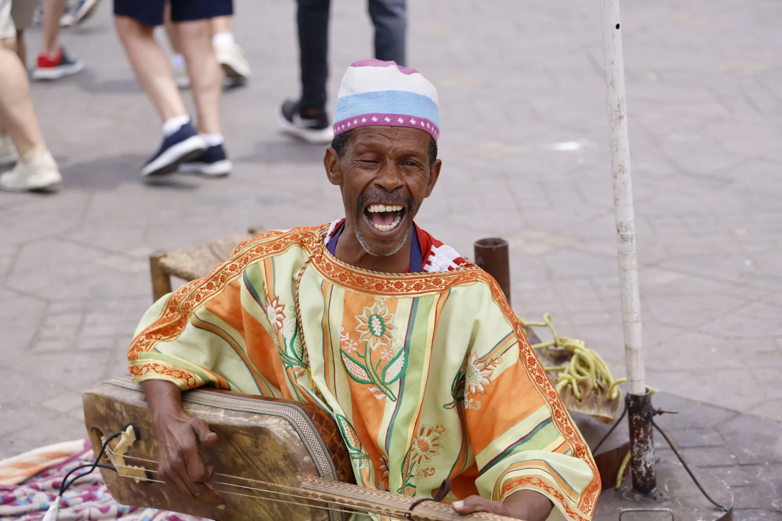 The Singing Gondola Transformed the Streets into Art!