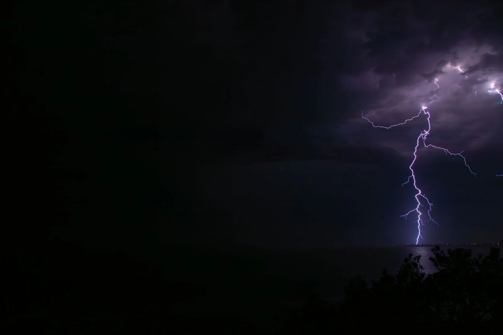 The Bitter Death of a Tourist in North Rhine-Westphalia; Storm at the Beach!