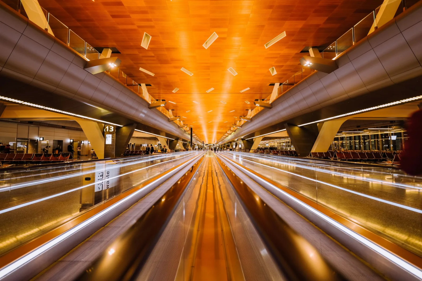 Flight to Distant Lands: Dallas Airport with the Longest Walking Path!