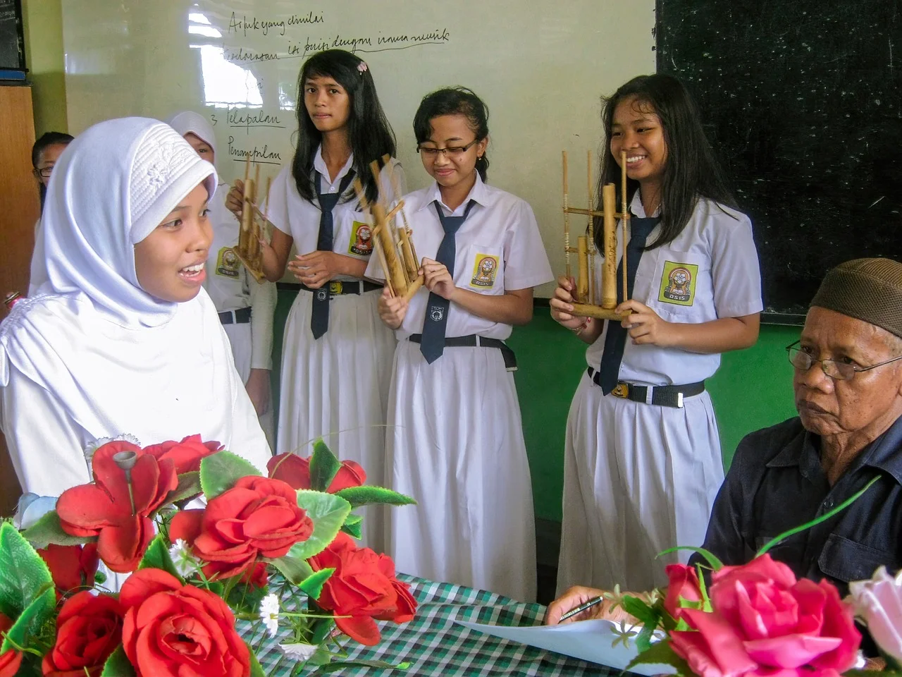 Saxons Shine: 331 Students Achieve Top Marks in Final Exam