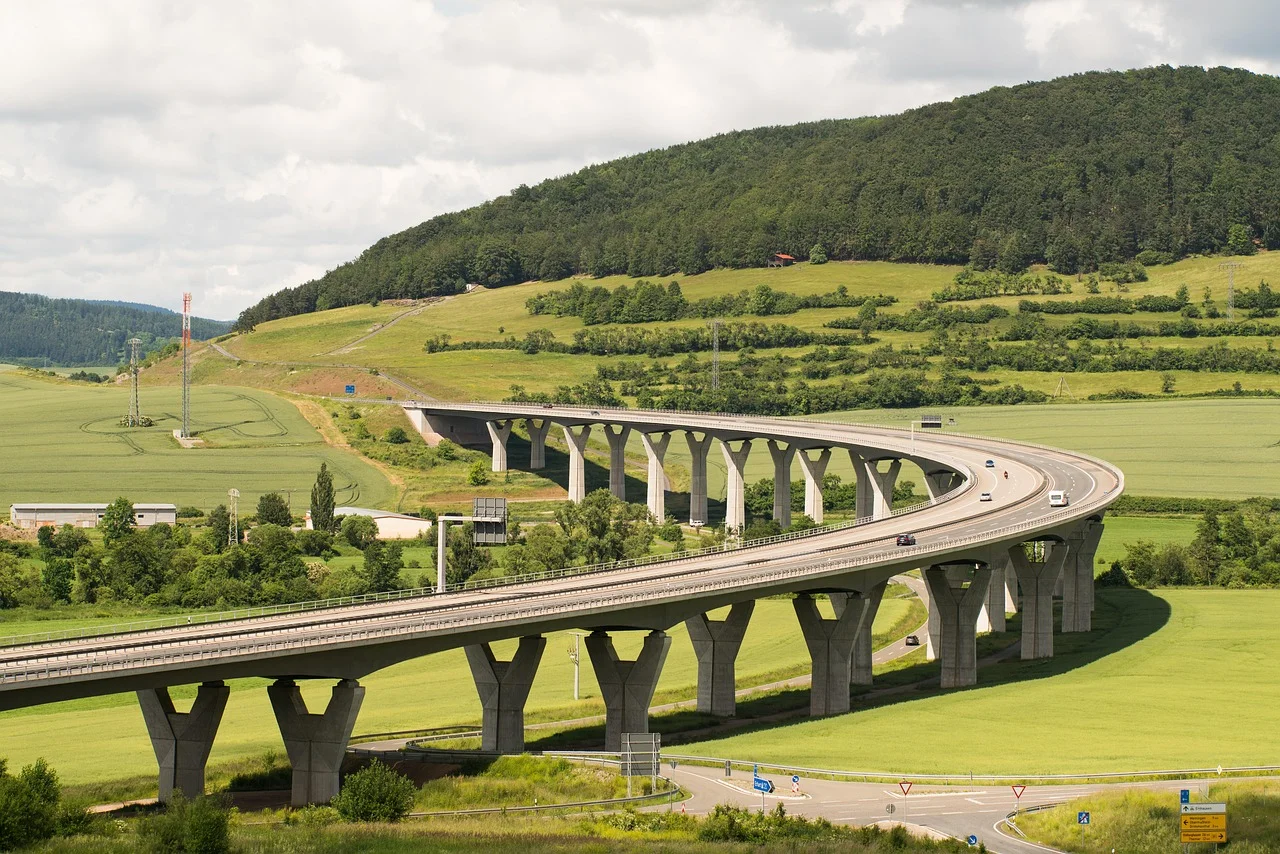 Heavy Traffic on the Highways of Cologne and Hamm; A Challenging Weekend Awaits Drivers