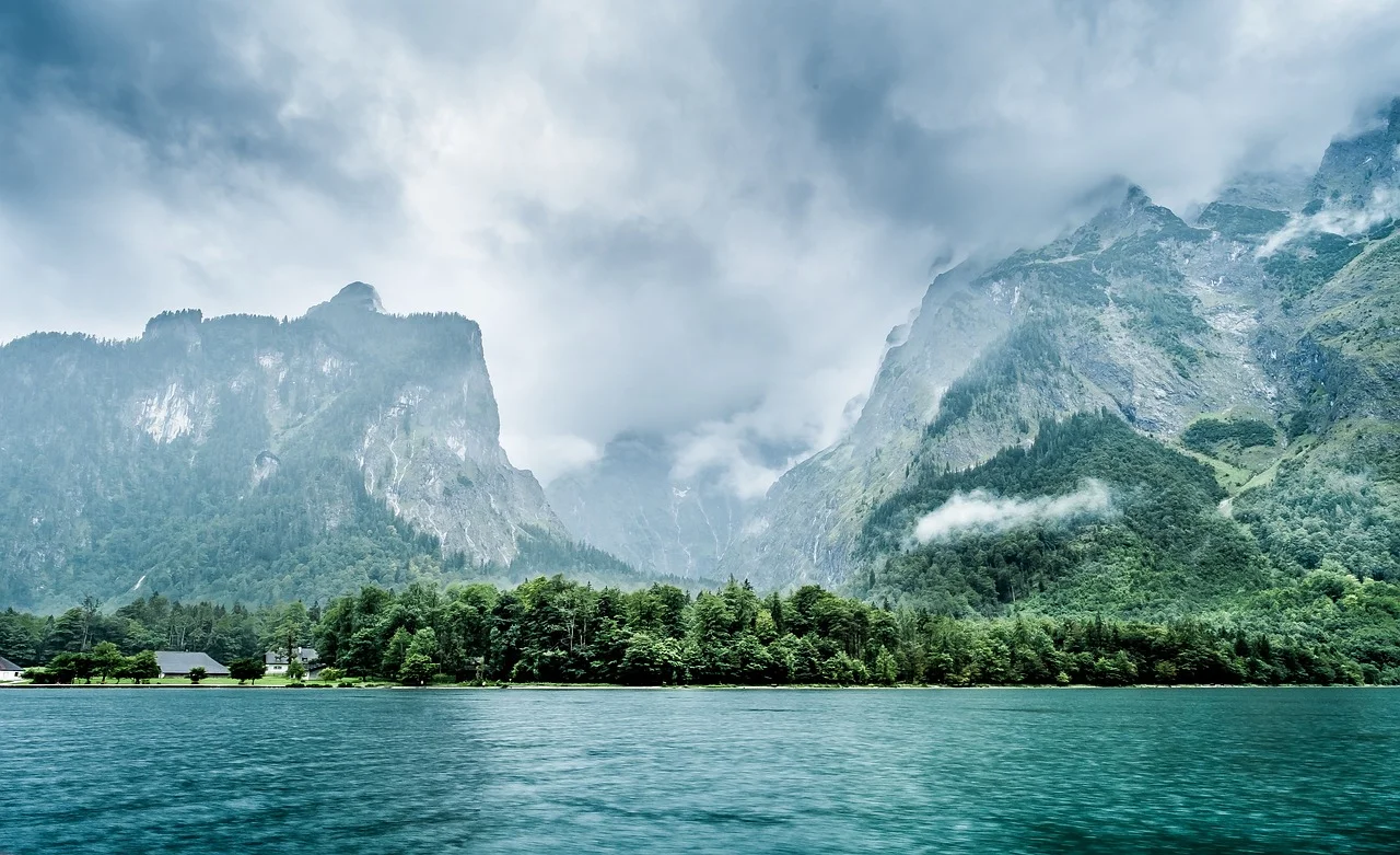 A Calm Summer: Pleasant Temperatures and Mild Rainfall in Bavaria