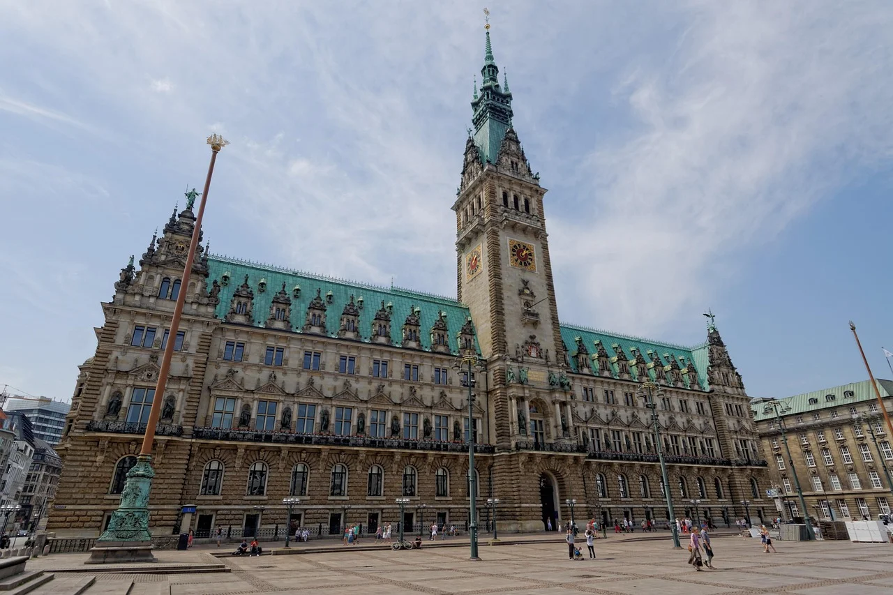 Financial Crisis in Geretsried: Mayor Calls for Savings