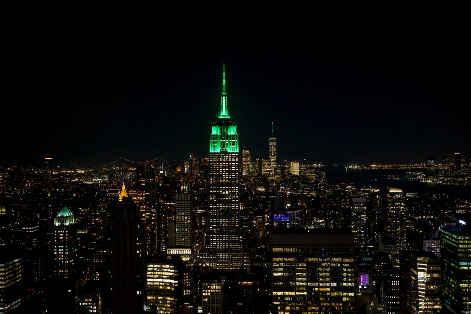 Love at Height: Two Russian Scammers Responded to a Peace Request at the Top of the Empire State