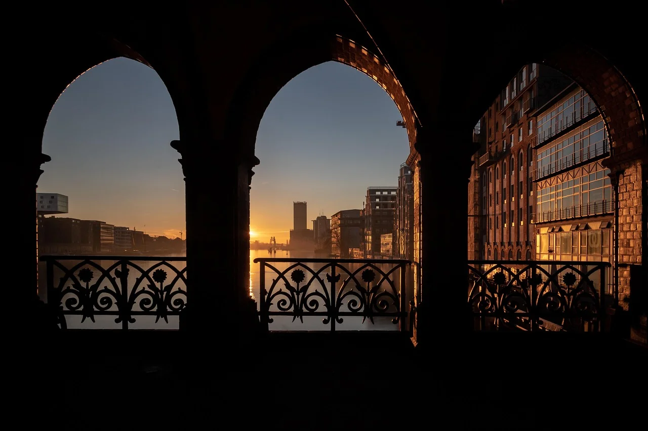 Traveling in Your Own City: Can I Be a Tourist?