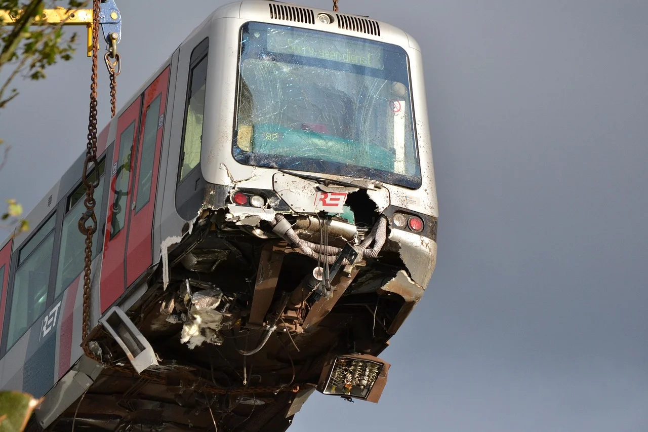 Fatal Train Derailment: A Controversial Report on a Tragic Incident
