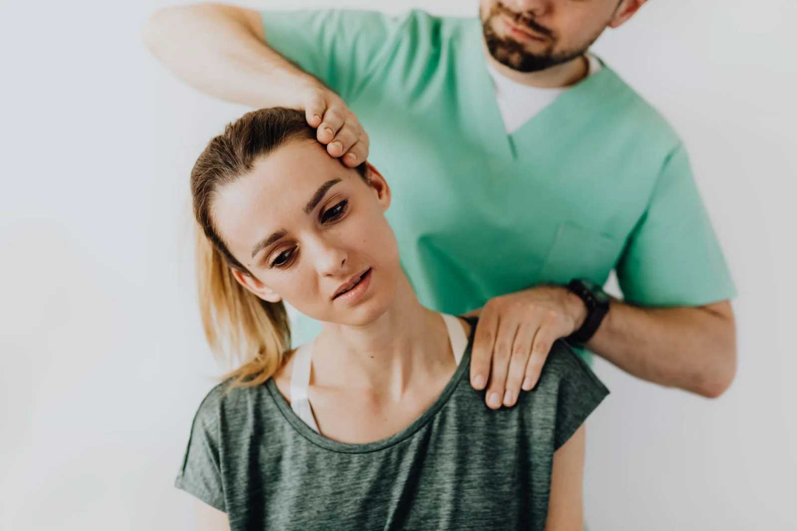 How to Easily Reduce Neck Pain?