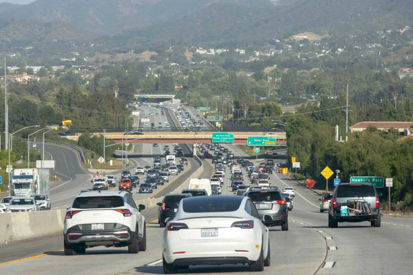 First Wave of Summer Travels: Heavy Traffic Awaits Travelers