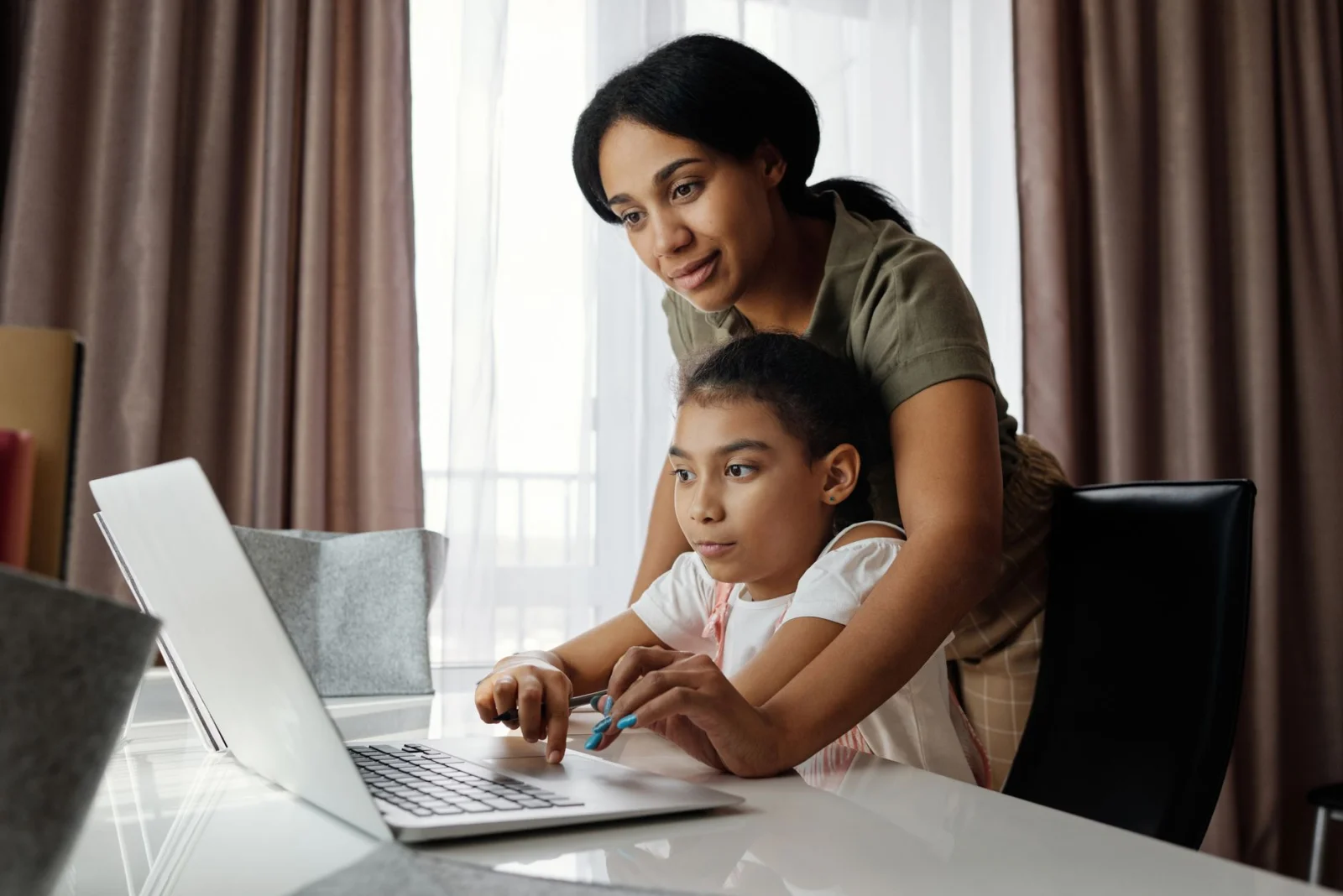 A Controversial Mother's Tricks for Her Child's Better Grades!
