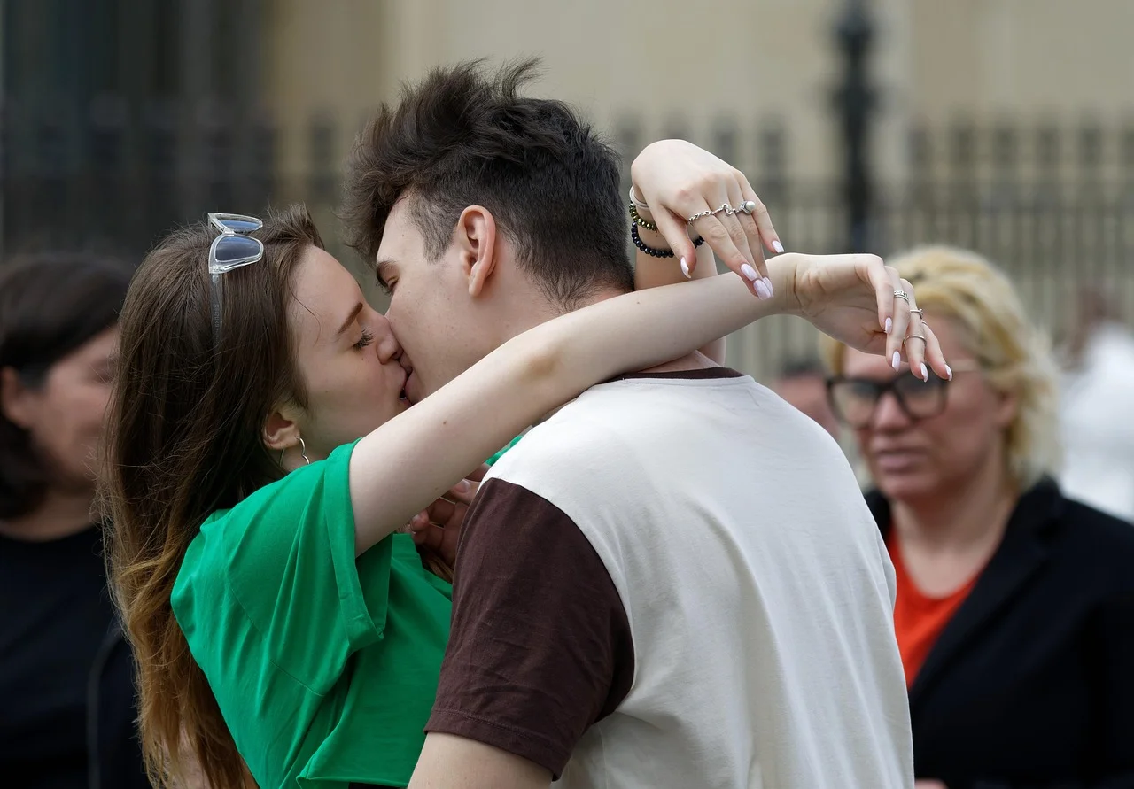 Controversy in Aceh: Public Punishment of a Couple for a Kiss on TikTok