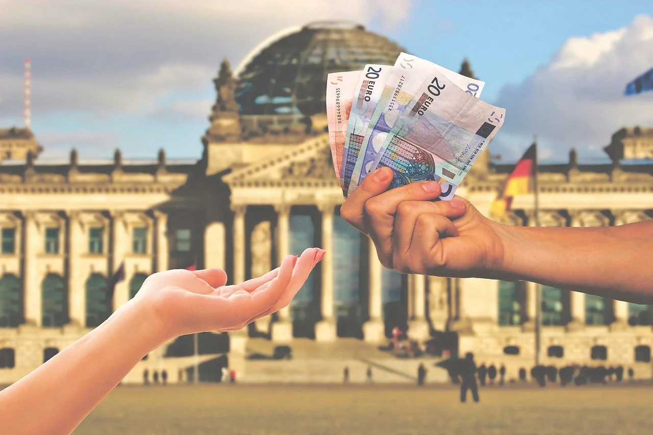 Agreement at Risk; Conflicting Proposals for Debt Law Reform
