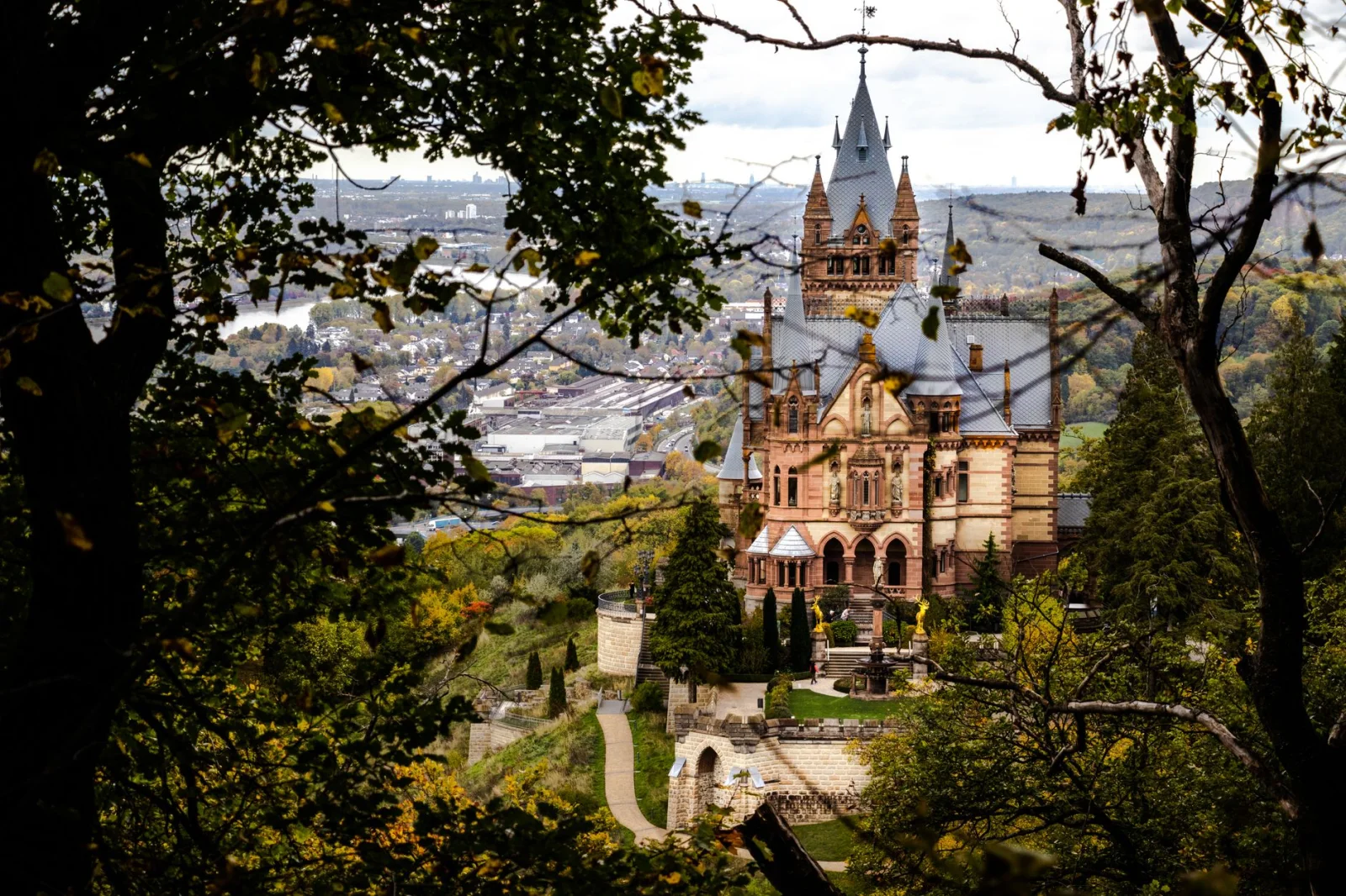 The Grand 30th Anniversary of 'Burg Drachenfels': A Memorable Place for Everyone