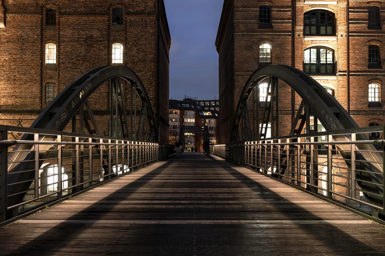New Space for Warehouses: Job Market in Crisis!