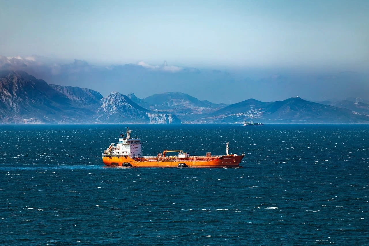 Significant Increase in Saudi Oil Transport in the Strait of Hormuz