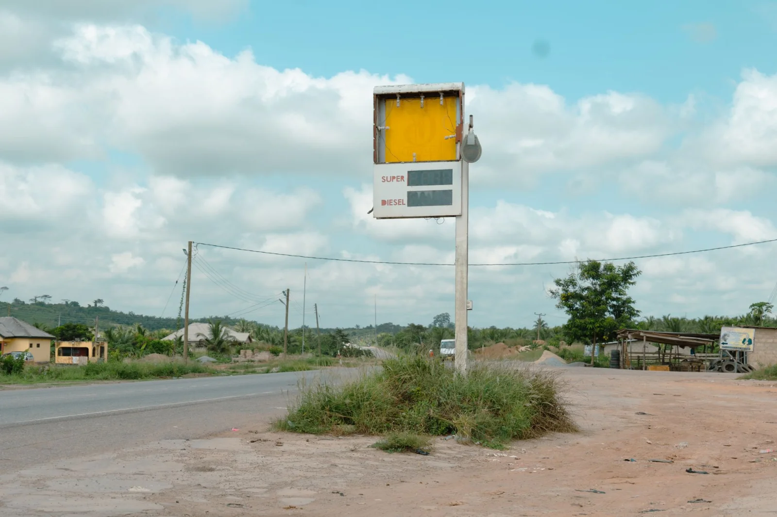 Price Differences of Gasoline on Highways: Is Paying More Really Worth It?