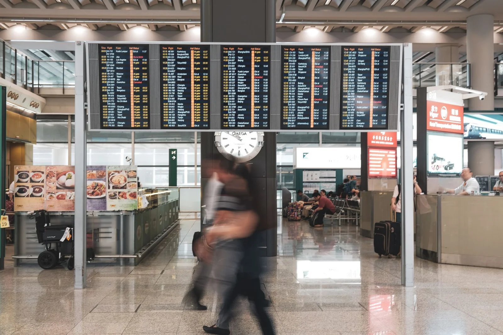 Chaos at European Airports: Holidays Won't Be Relaxing!