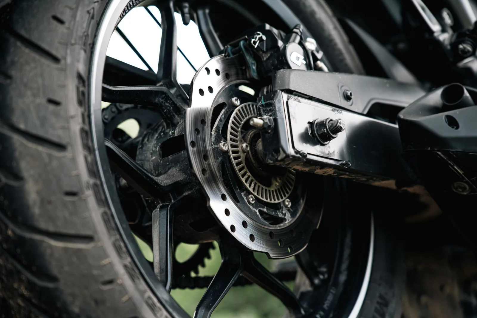 Secrets of Motorcycle Wheel Shine: How to Get Rid of Brake Dust?